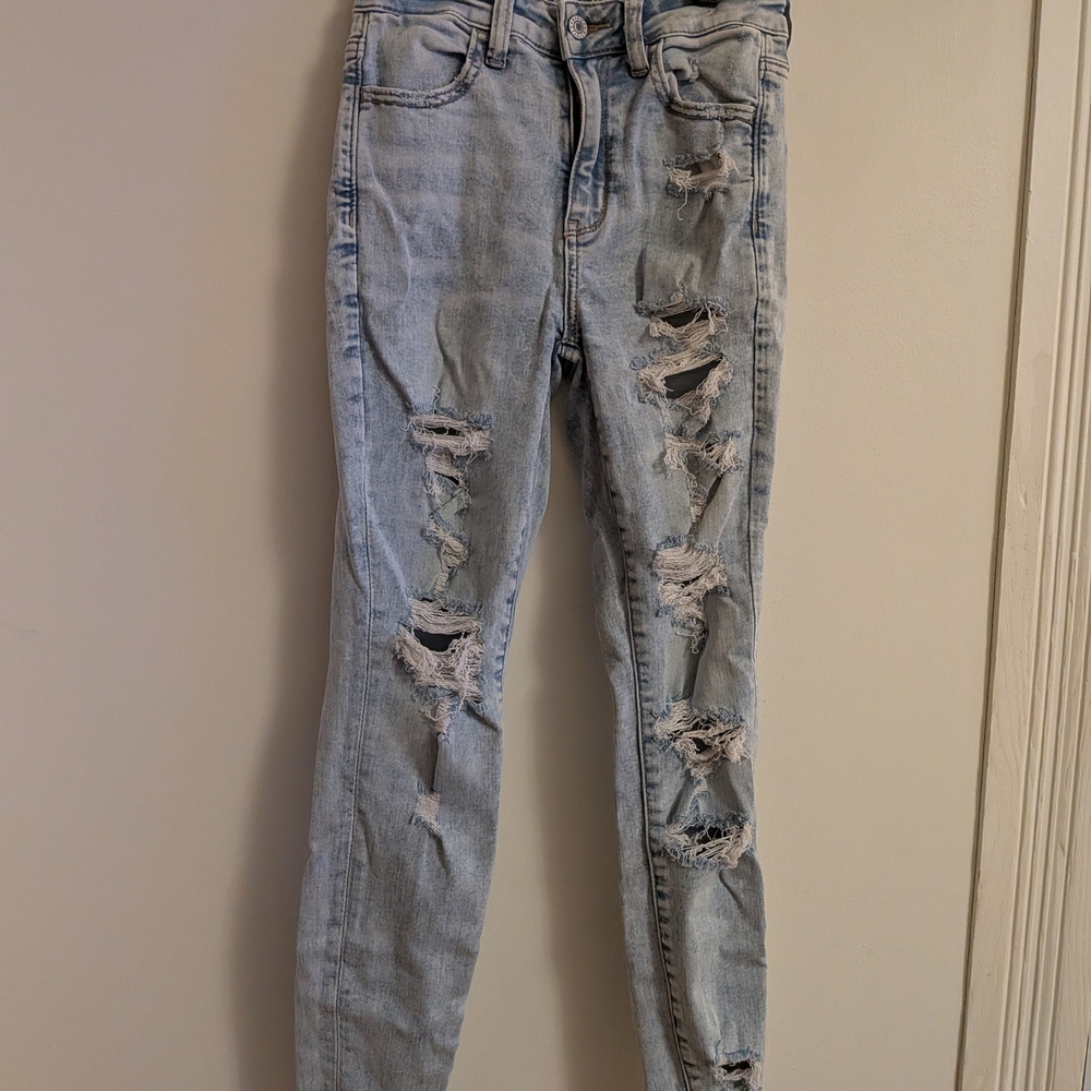 American Eagle Outfitters Light Blue Distressed Skinny Jeans